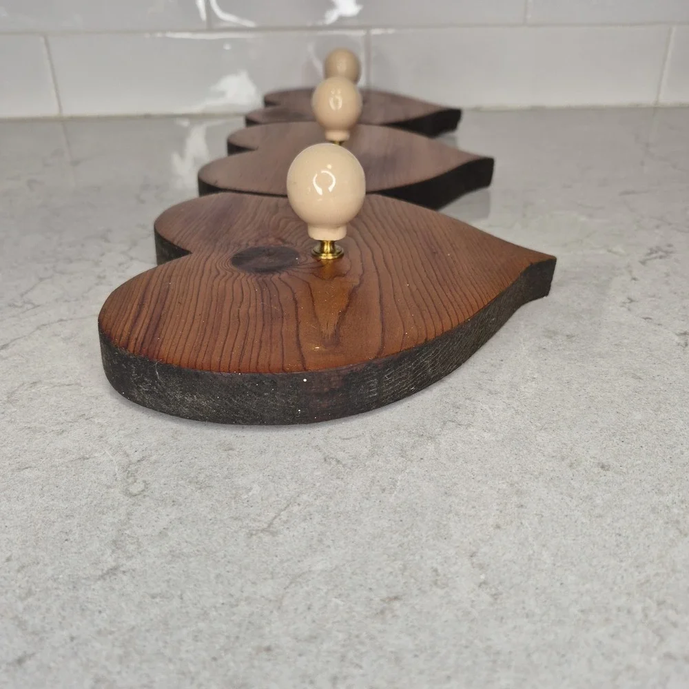 Vintage Wooden 3 Peg Heart‎ Wall Hanging Coat Rack 21